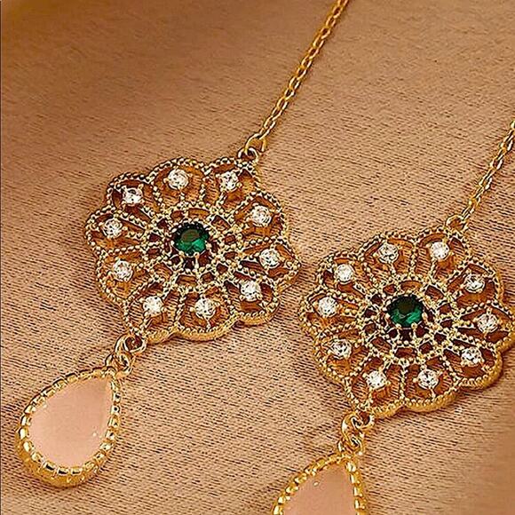 GOLD EMERALD GREEN WATER DROP EARRINGS - Picture 3 of 4